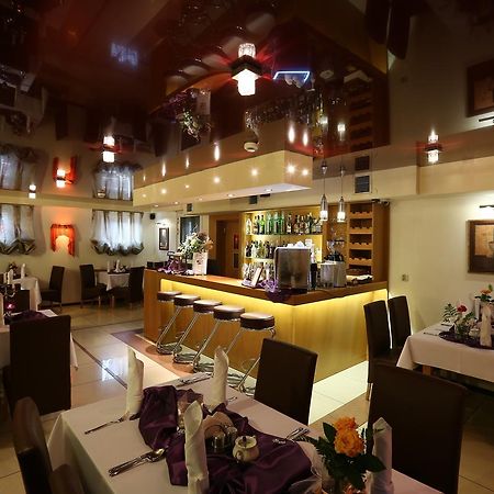 Hotel Korona Ciechanów Kültér fotó