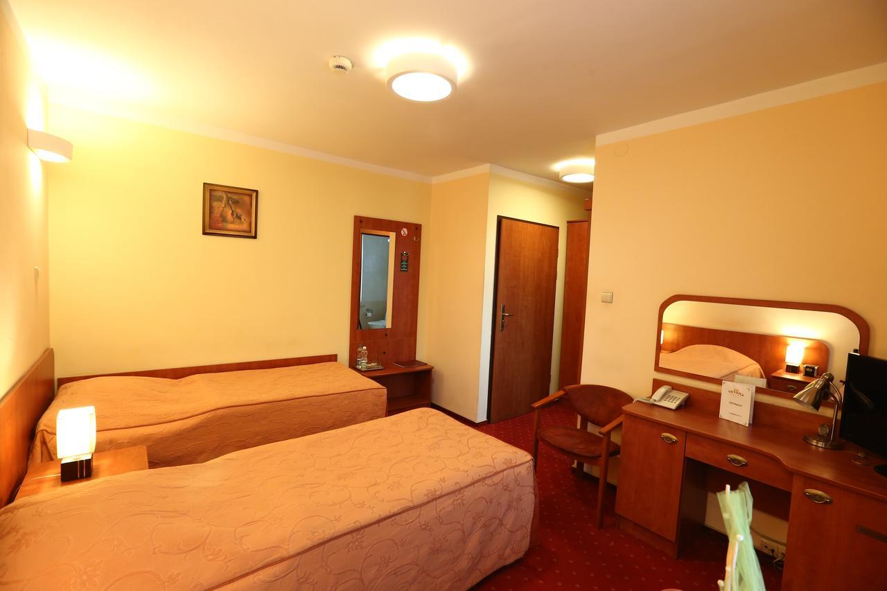 Hotel Korona Ciechanów Kültér fotó