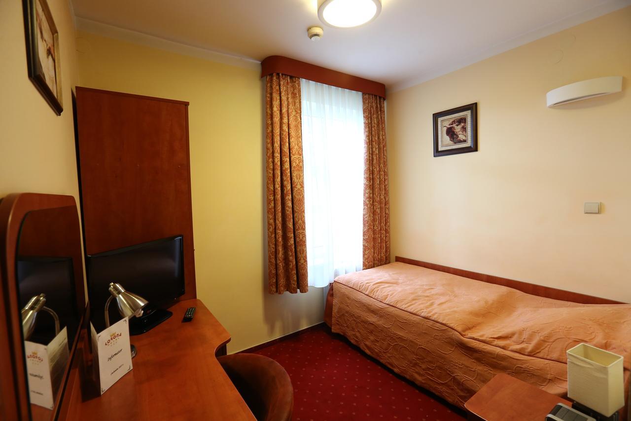 Hotel Korona Ciechanów Szoba fotó