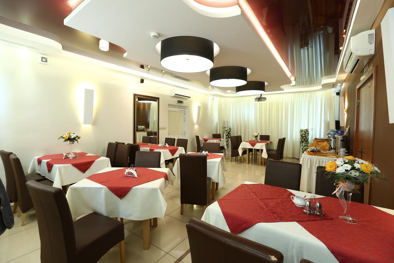 Hotel Korona Ciechanów Kültér fotó